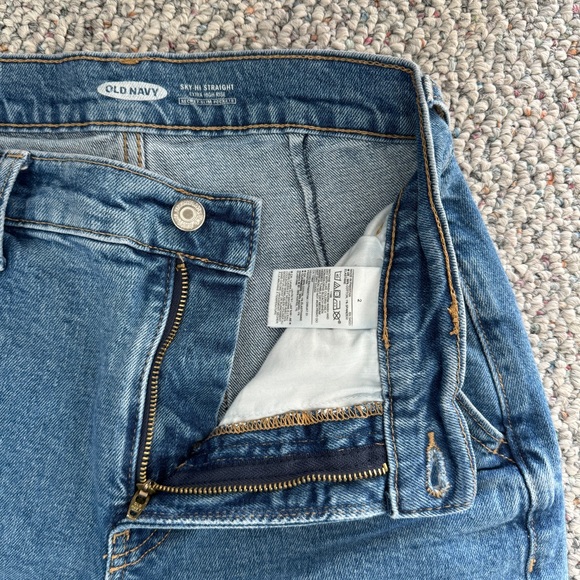 Old Navy Sky High Straight Leg Jeans Size 2 - Picture 6 of 9